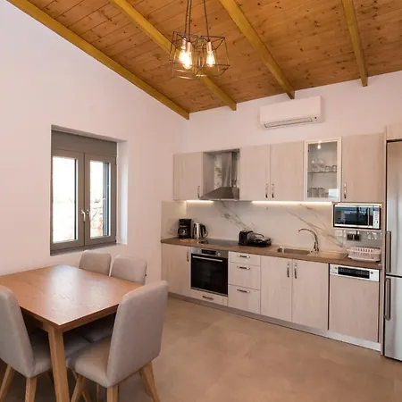 Amousso Bay Villa Marantochori