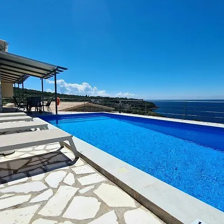 Amousso Bay Villa *
