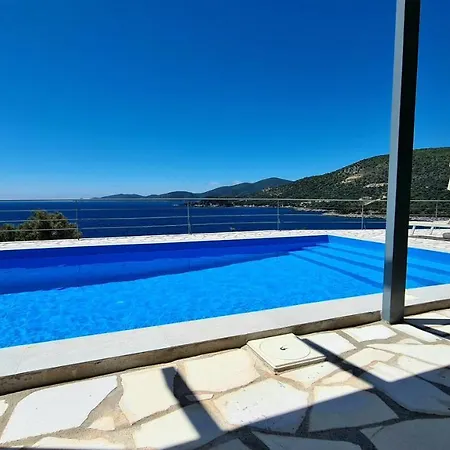 Villa Amousso Bay