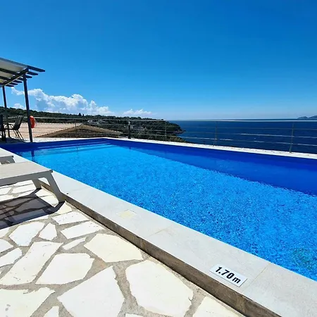 Amousso Bay Villa *