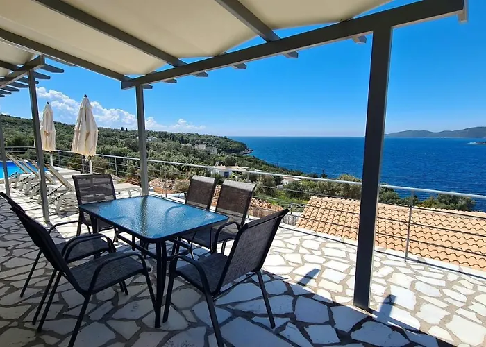 Amousso Bay Villa Marantochori